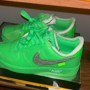 Nike Air Force 1 Low
Off-White Brooklyn
